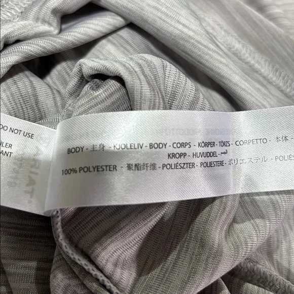 AriatTek Laguna Performance fabric,moisture movement,v-neck,stretch,logo chest - Picture 7 of 9